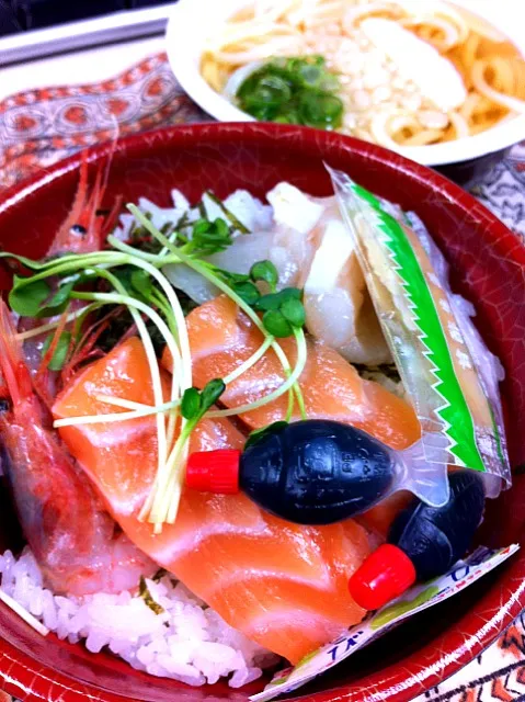 海鮮丼  ミニうどん付き   げんき食堂|ユズさん