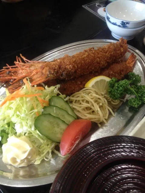 えびフライ定食をたべたのだ（＾∇＾）1100円なりー|しーさん