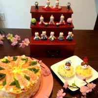 Snapdishの料理写真:チラシ寿司ケーキとひな祭り蒸しパン|mamiさん