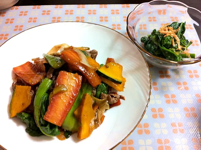 牛緑黄色野菜炒め・ほうれん草胡麻和え|ayAkaさん