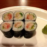 Snapdishの料理写真:yellowtailsushi|Patricia Huettelさん