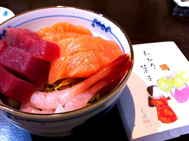 御多分に洩れず、ちらし寿司|やまともさん