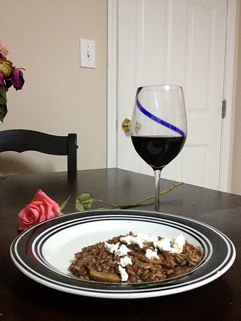 Snapdishの料理写真:Red wine and carmelized cremini mushroom risotto|Emilyさん