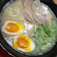 Snapdishの料理写真:長浜系ラーメン|あさみさん