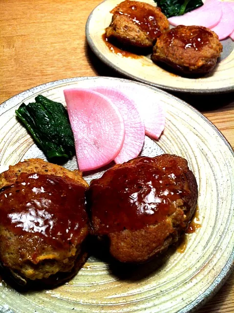 Snapdishの料理写真:肉詰め椎茸の照り焼き|odagitomokoさん