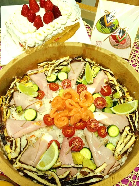 Chirashi Sushi& Fresh Cream Cake with Strawberry|noriko takiyama のりねぇですさん