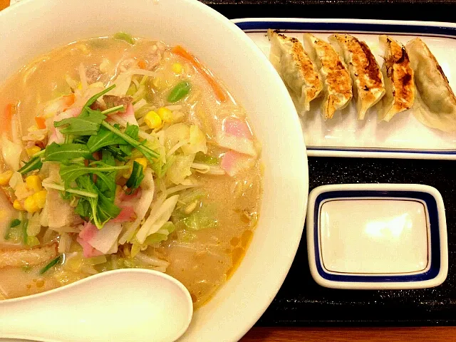 Snapdishの料理写真:長崎ちゃんぽんセット(麺二倍)|ちまさん