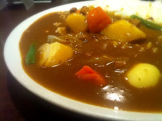 夜も遅いので控えめにやさいカレー|hirotomoさん