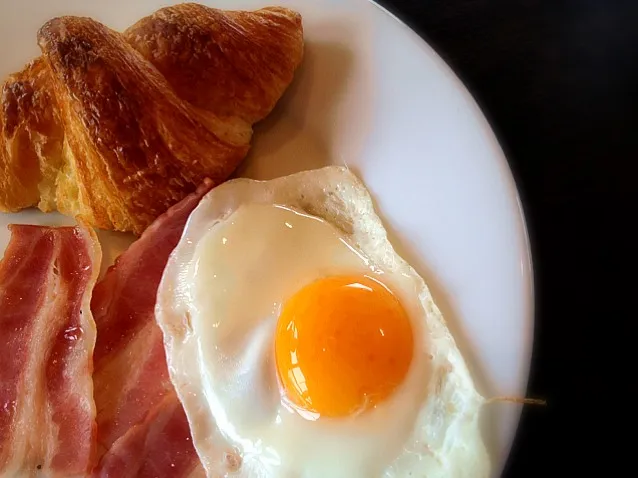 croissant ham & egg|willzさん