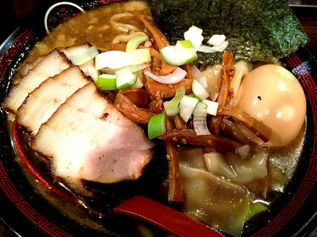 Snapdishの料理写真:特製煮干ラーメン 中 麺かた|tecklさん