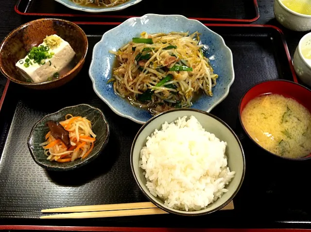 黒豚もやしニラ定食|mikik0さん