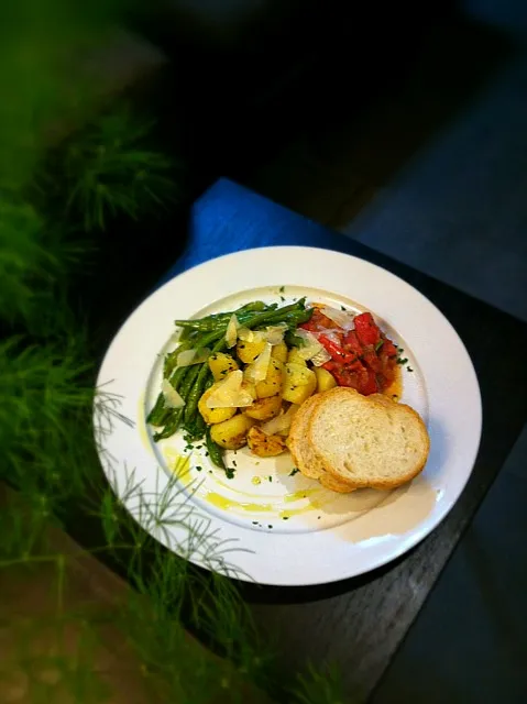 Snapdishの料理写真:Roast Potatoes with rosemary,peperonata,green beans with parsley and vinegar|rick chanさん