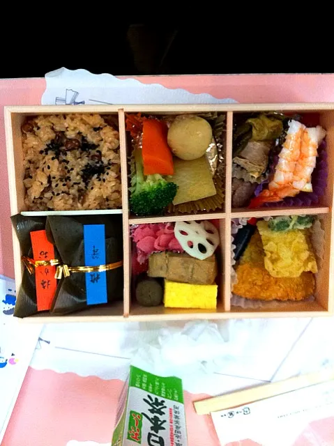 大人のお弁当！なぜか逆さまに写っちゃった！(｀_´)ゞ|ゆう＠さん