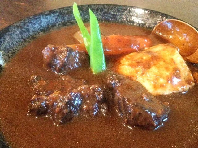 しちゅー！石垣牛のホホ肉がトロトロでうま〜|まさるさん