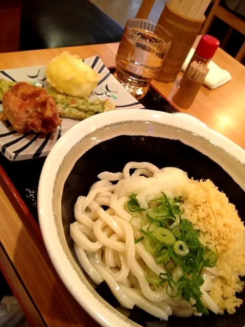 冷たい醤油うどんと揚げ物たち|Hisakoさん