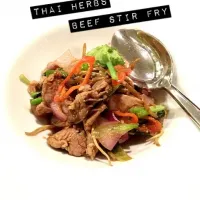 Beef stir fry with thai herbs|Tanet Chantaketさん