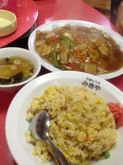 あんかけ焼きそばと炒飯（＾∇＾）|しーさん