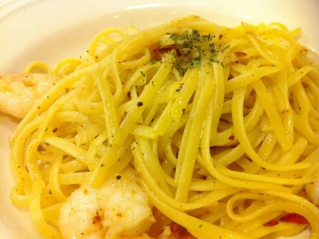 aglio olio with shrimps|Tinky 🍒さん