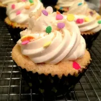 "birthday layer cake" cupcakes|risaさん