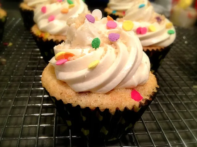 "birthday layer cake" cupcakes|risaさん