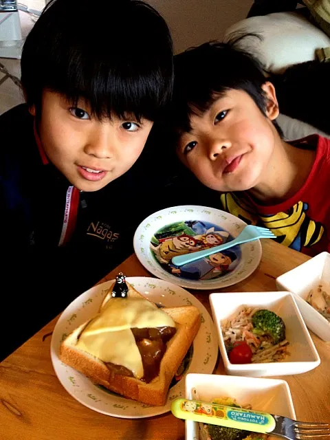 チーズカレー食パン！ くまモンのせ|大阪カレー部長さん