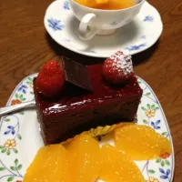 Snapdishの料理写真:母の誕生日でケーキ|まりさん