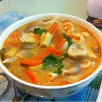 Snapdishの料理写真:noodles in tom yum soup|Hoさん