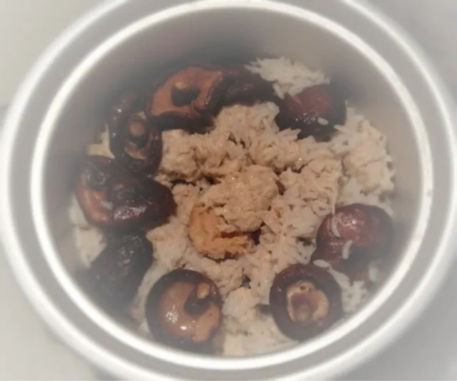 Snapdishの料理写真:chicken rice with mushroom|Margaretさん