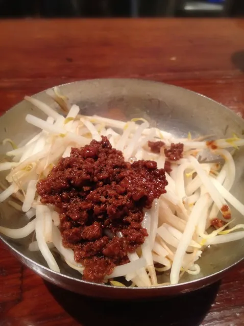 bean sprouts w meat sauce|willzさん