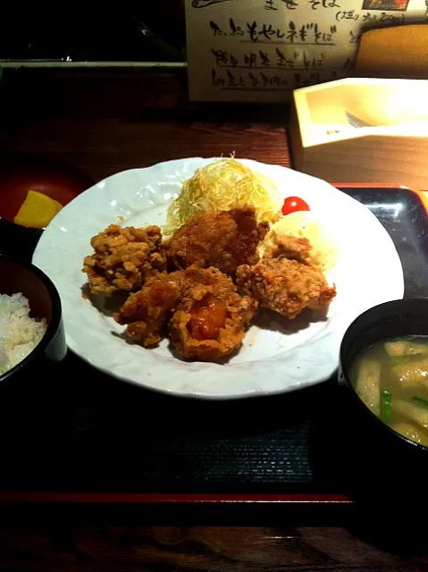 Snapdishの料理写真:鶏唐揚げ定食|sbwankさん