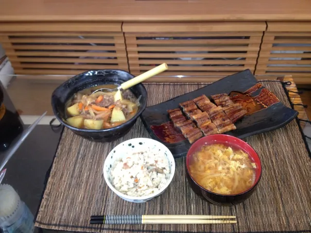 うなぎと肉じゃがと炊き込みご飯|たかひろさん