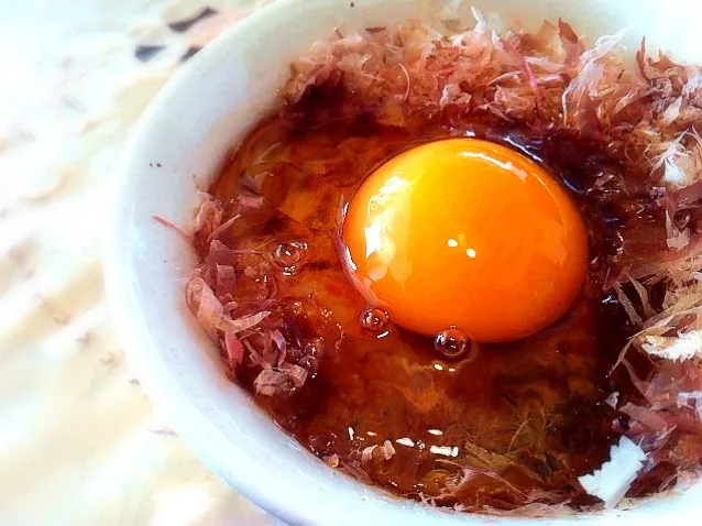 おかかとごま油の卵かけご飯☆|インコさんさん