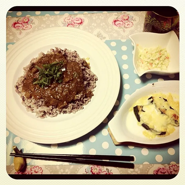 Snapdishの料理写真:すりおろし☆野菜たっぷりカレー♡かぼちゃとシソのチーズ焼♡コールスロー|Kaori Takedaさん