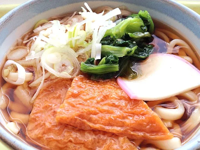 今日の社食はきつねうどん。290円。|ルーア・ブランカさん