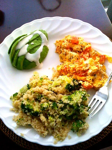 couscous pilaf, tomato omlette and avocado|Kirsten Adachiさん