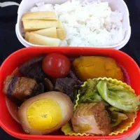 Snapdishの料理写真:とろとろ角煮弁当 703kcal@TFT|hama noriさん