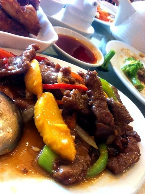 sliced beef steak w/ mango|jhendie tanさん