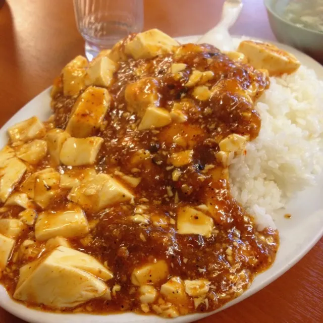 Snapdishの料理写真:麻婆豆腐丼大盛|Koichi Shibataさん