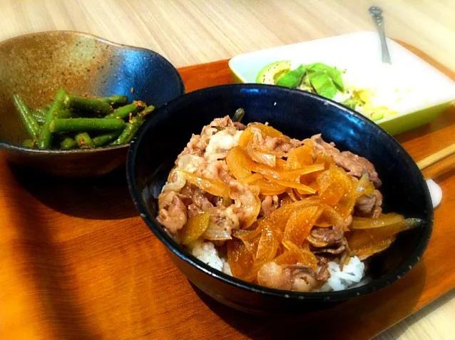 夜食 飛騨牛丼定食|きむらゆりかさん