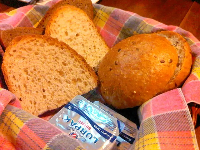 ray, white bread and onion bread at werner's oven|myleneさん