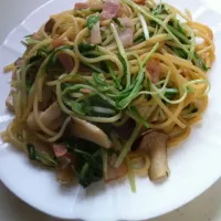 Snapdishの料理写真:水菜とエリンギとベーコンのパスタ|めぐみさん