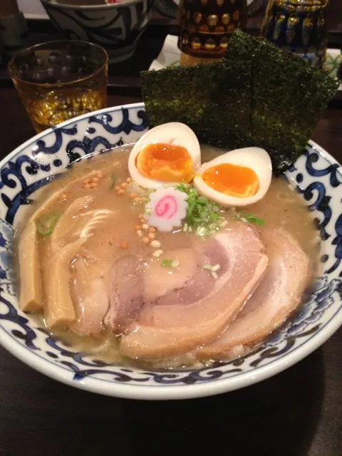 斑鳩で「東京駅らー麺」食べたよ。濃厚な魚介豚骨スープが麺に絡んで美味い！|うーりんさん