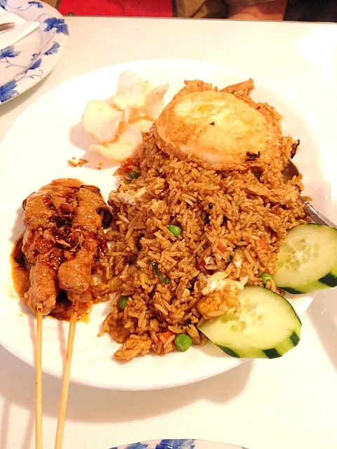 Indonesian Fried Rice and Chicken Satay|yukariさん