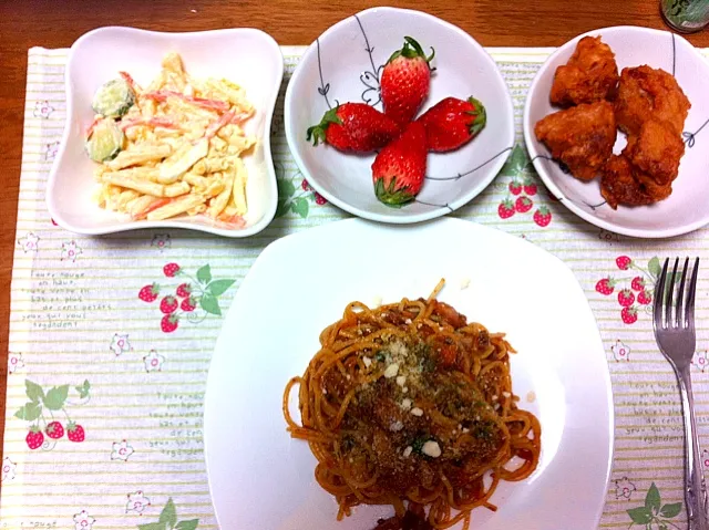 Meat Spaghetti,Fried Chicken and Macaroni Salad|Rosasさん