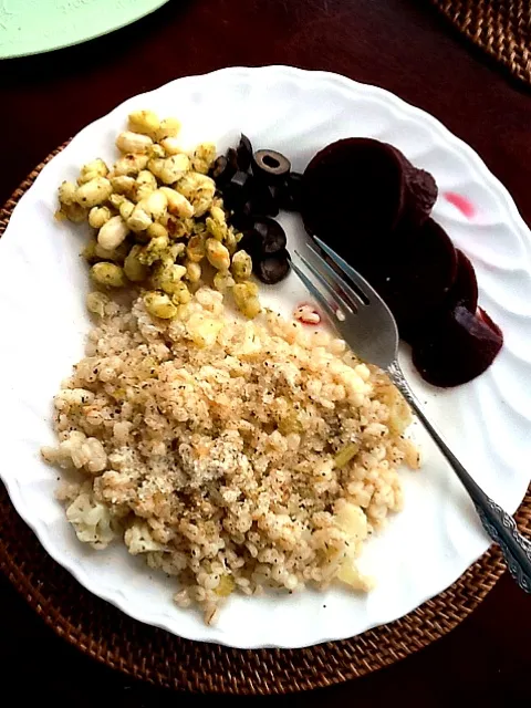 Snapdishの料理写真:berley pilaf, roasted pesto beans and pickled beets|Kirsten Adachiさん