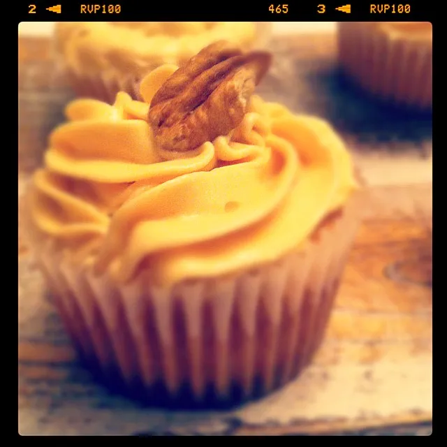 salted caramel cupcake|lauren howardさん