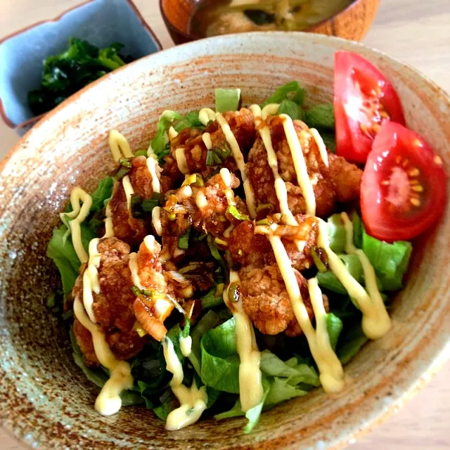 鶏唐揚げ丼 香味野菜の甘酢醤油だれがけ|ニコさん