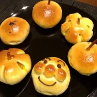 Snapdishの料理写真:アンパンマン、パンプキン、アップルシナモンパン🍎|harukaさん