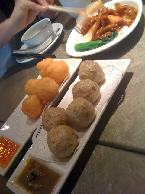 fried meat ball and shrimp ball|Neve Leungさん