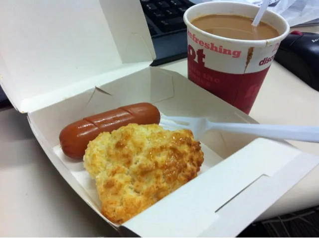 Snapdishの料理写真:fastfood breakfast|Neve Leungさん